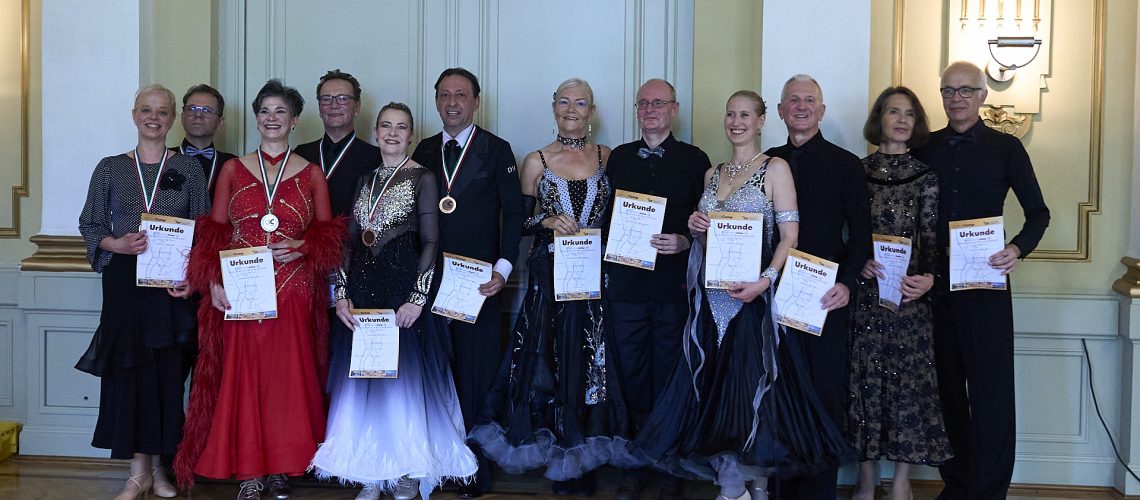Siegerehrung Senioren III C Standard. Foto: Peter Gabor